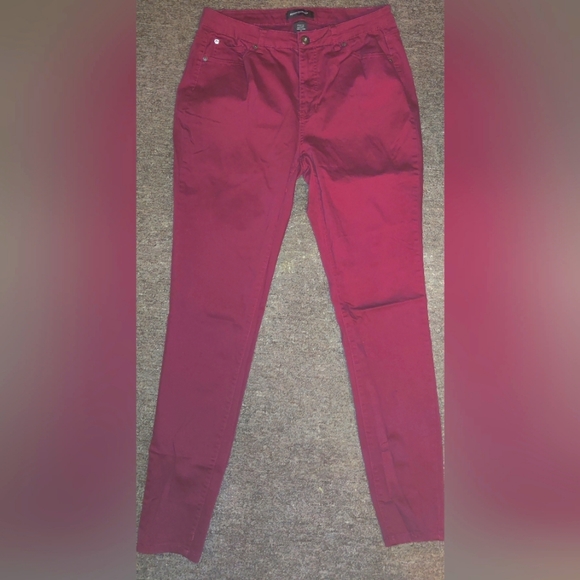 JEANS - Picture 2 of 4